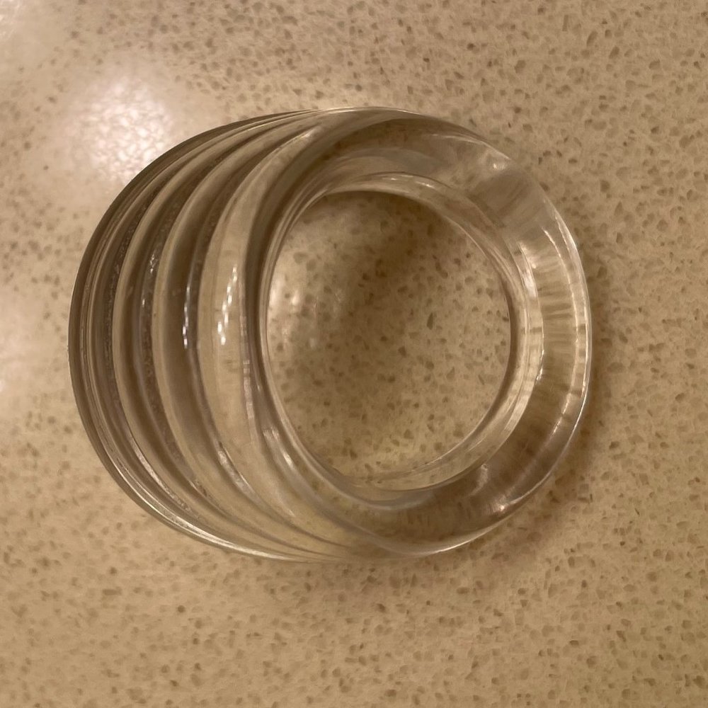 Clear cocktail Women's lucite/resin ring  I  Size 6